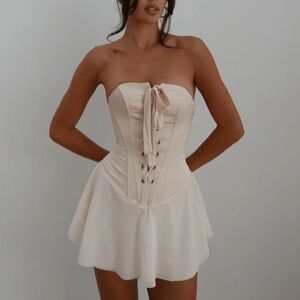Elegant Cream Strapless Dress